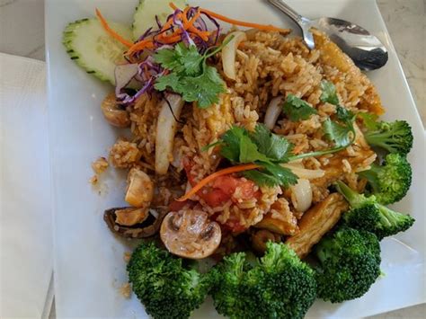 araya thai madison